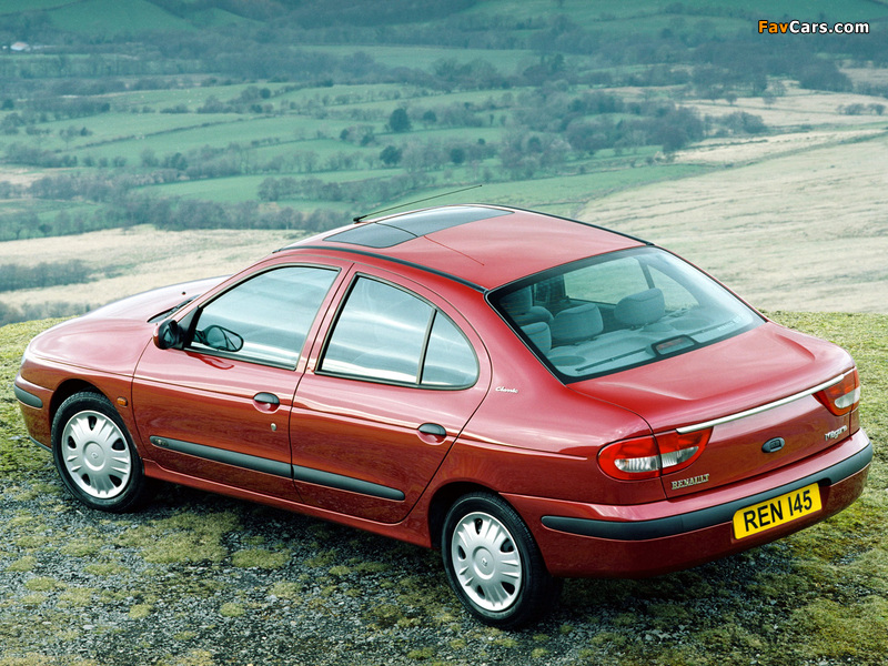 Renault Megane Classic UK-spec 1999–2003 pictures (800 x 600)