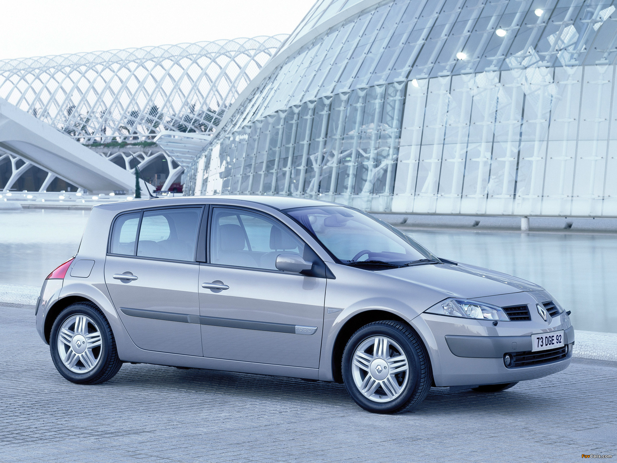 Renault Megane 5-door 2003–06 images (2048 x 1536)