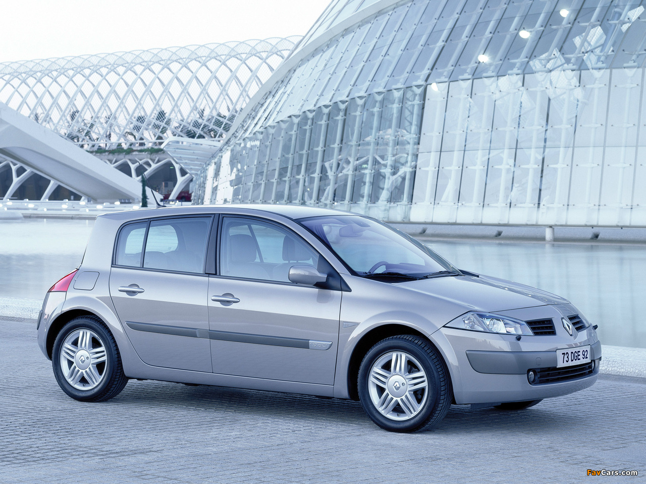 Renault Megane 5-door 2003–06 images (1280 x 960)