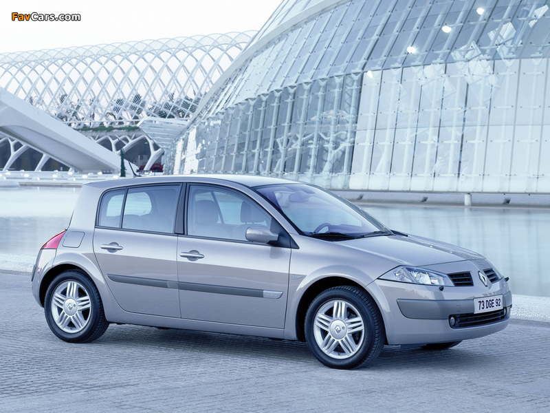 Renault Megane 5-door 2003–06 images (800 x 600)
