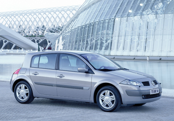 Renault Megane 5-door 2003–06 images