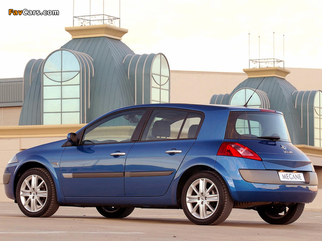 Renault Megane 5-door ZA-spec 2003–06 images (640 x 480)