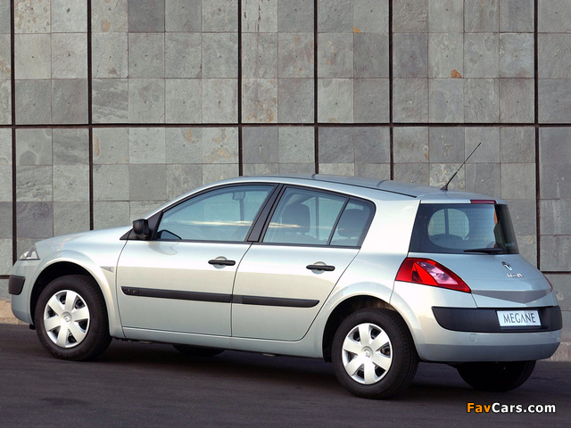 Renault Megane 5-door ZA-spec 2003–06 images (640 x 480)
