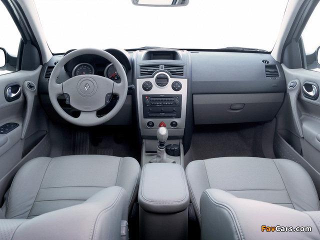Renault Megane 5-door 2003–06 images (640 x 480)