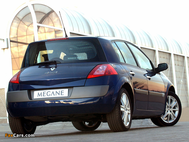 Renault Megane 5-door ZA-spec 2003–06 photos (640 x 480)