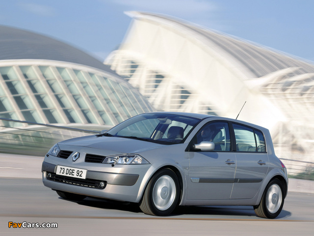 Renault Megane 5-door 2003–06 photos (640 x 480)