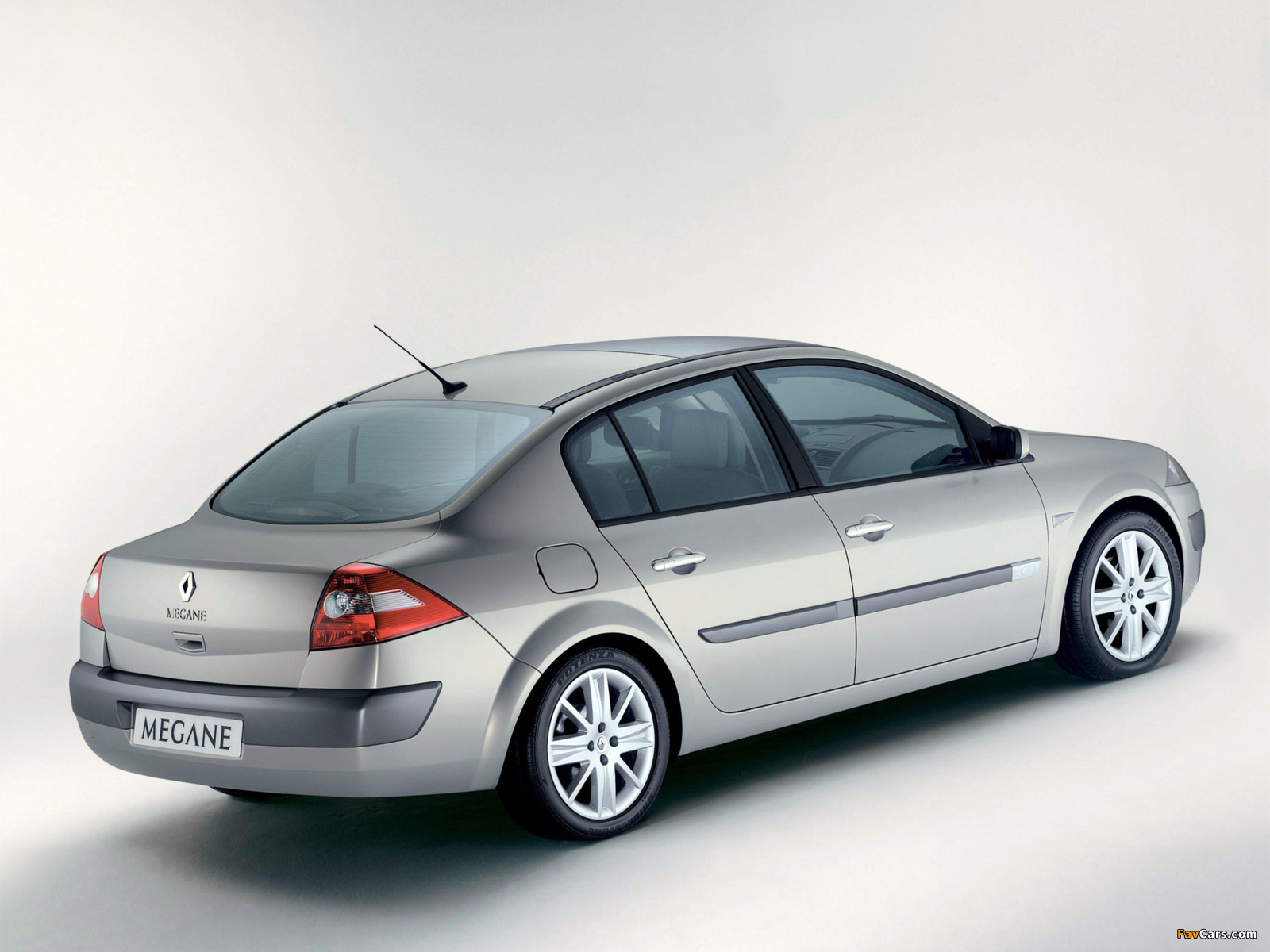 Renault Megane Classic 2003–06 wallpapers (1600 x 1200)