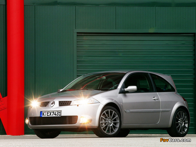 Renault Megane RS Trophy 2005 pictures (640 x 480)