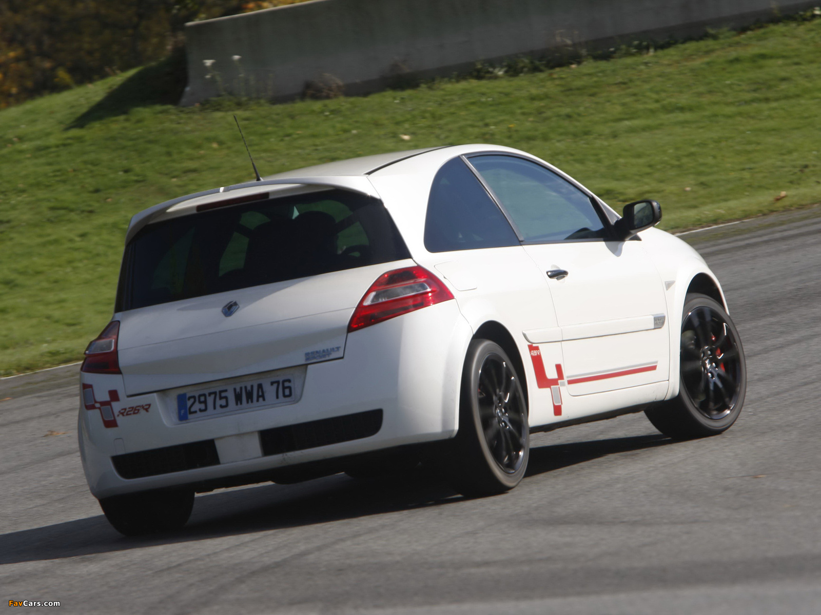 Renault Megane RS R26.R 2008 pictures (1600 x 1200)