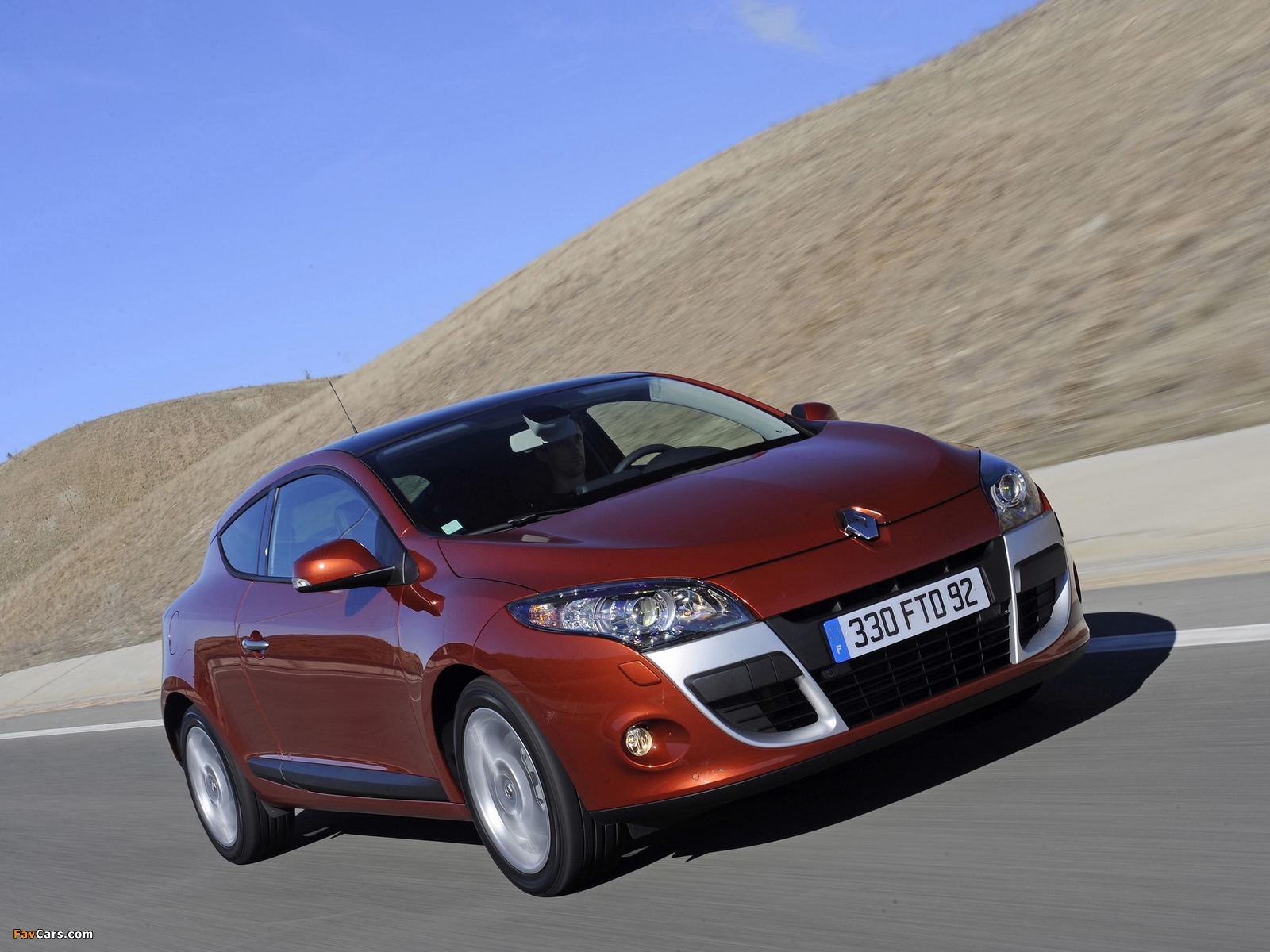Renault Megane Coupe 2009 wallpapers (1600 x 1200)