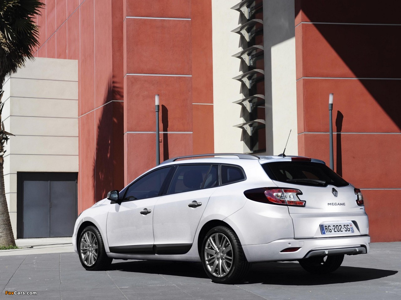 Renault Mégane GT Line Estate 2010–12 pictures (1280 x 960)