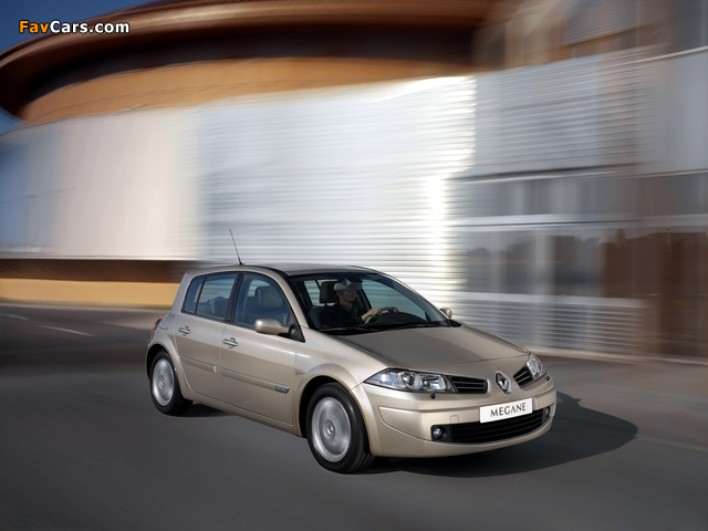 Renault Megane 5-door 2006–08 wallpapers (640 x 480)