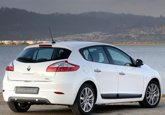 Renault Mégane GT Line ZA-spec 2011–12 wallpapers