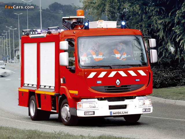 Images of Renault Midlum 4x2 Firetruck 2006–13 (640 x 480)