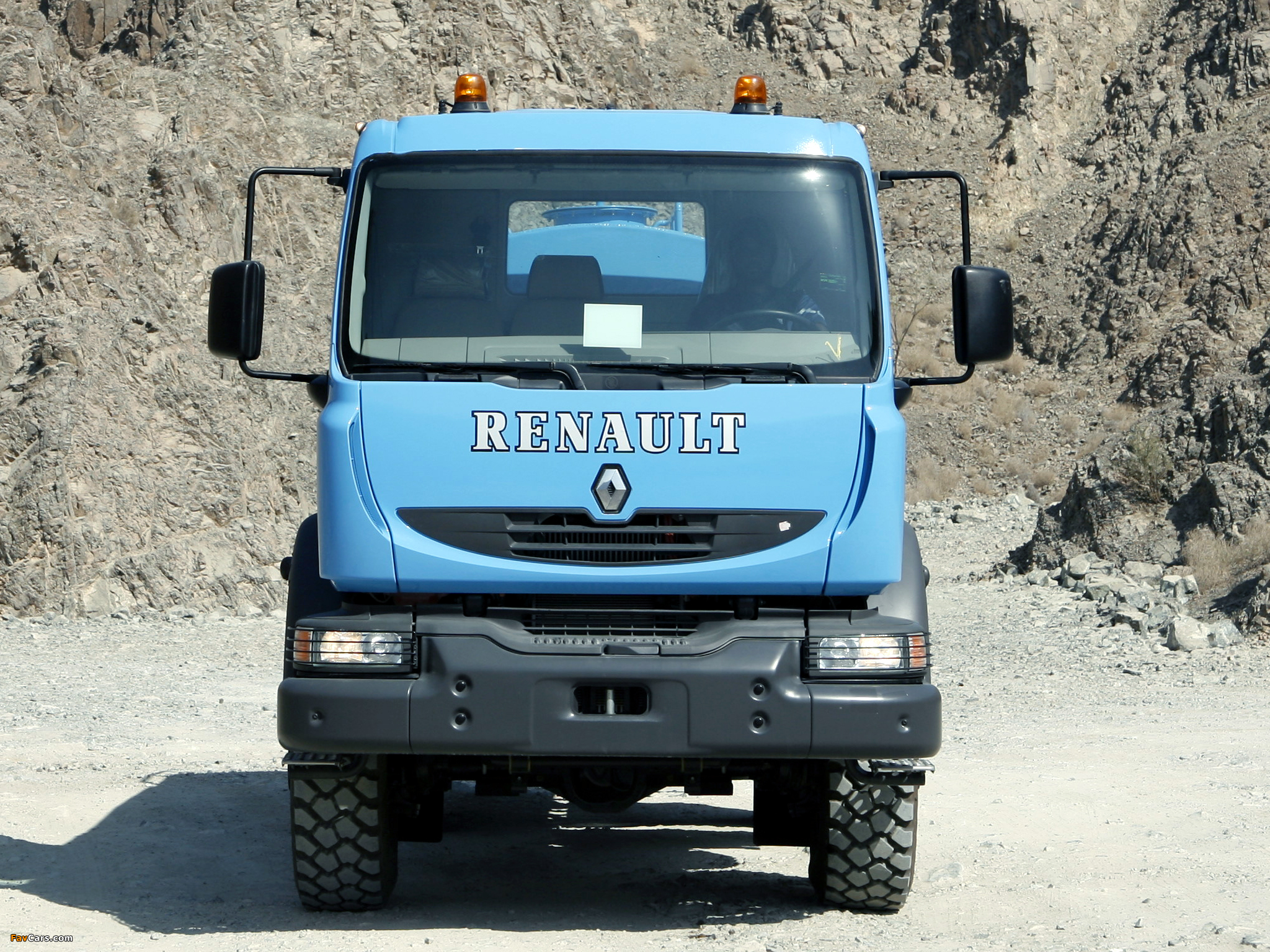 Images of Renault Midlum 4x4 Tanker 2006 (2048 x 1536)