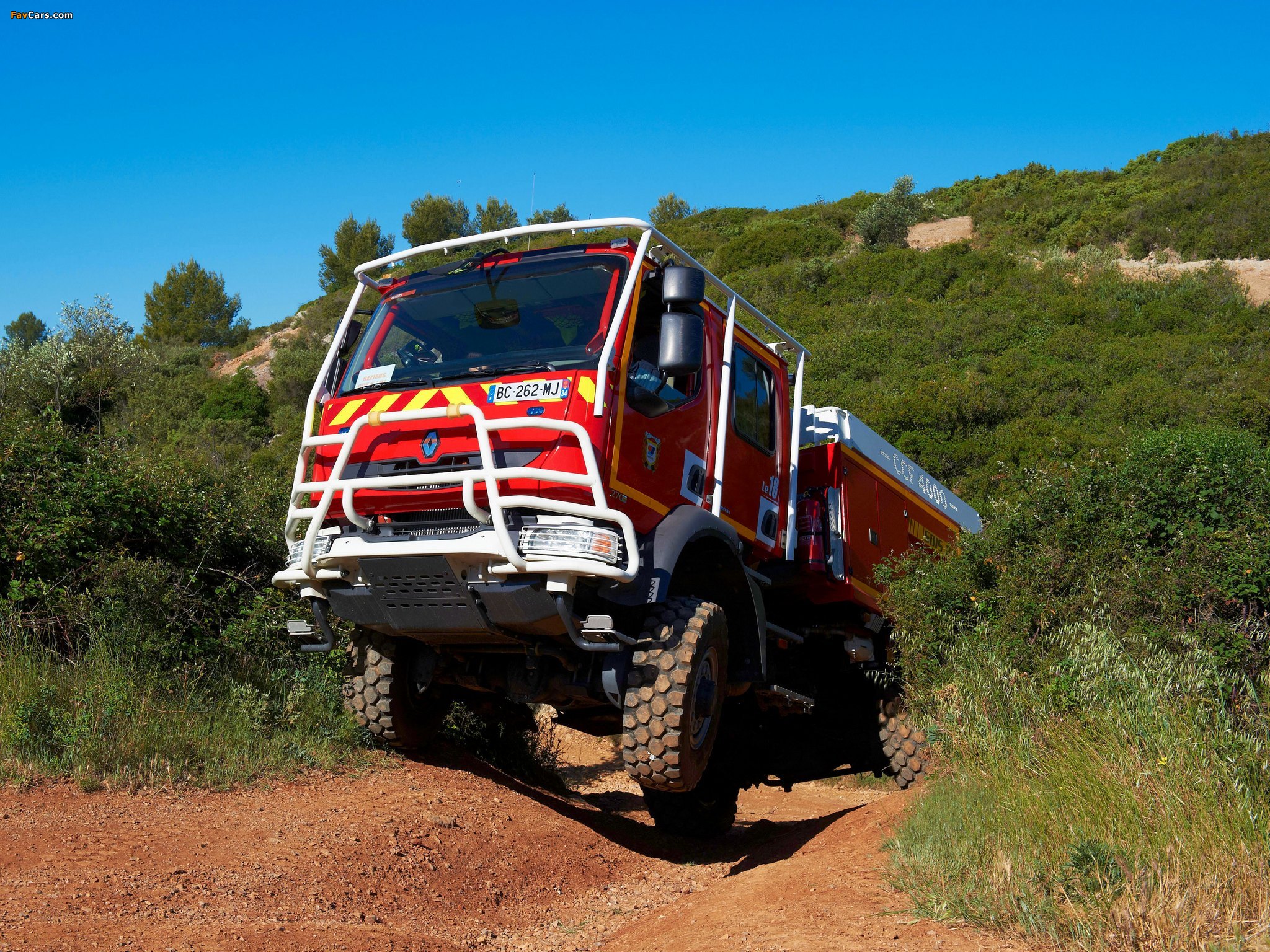 Renault Midlum Crew Cab 4x4 Firetruck 2006–13 pictures (2048 x 1536)