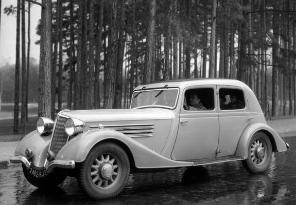 Pictures of Renault Nervasport Sedan 1932
