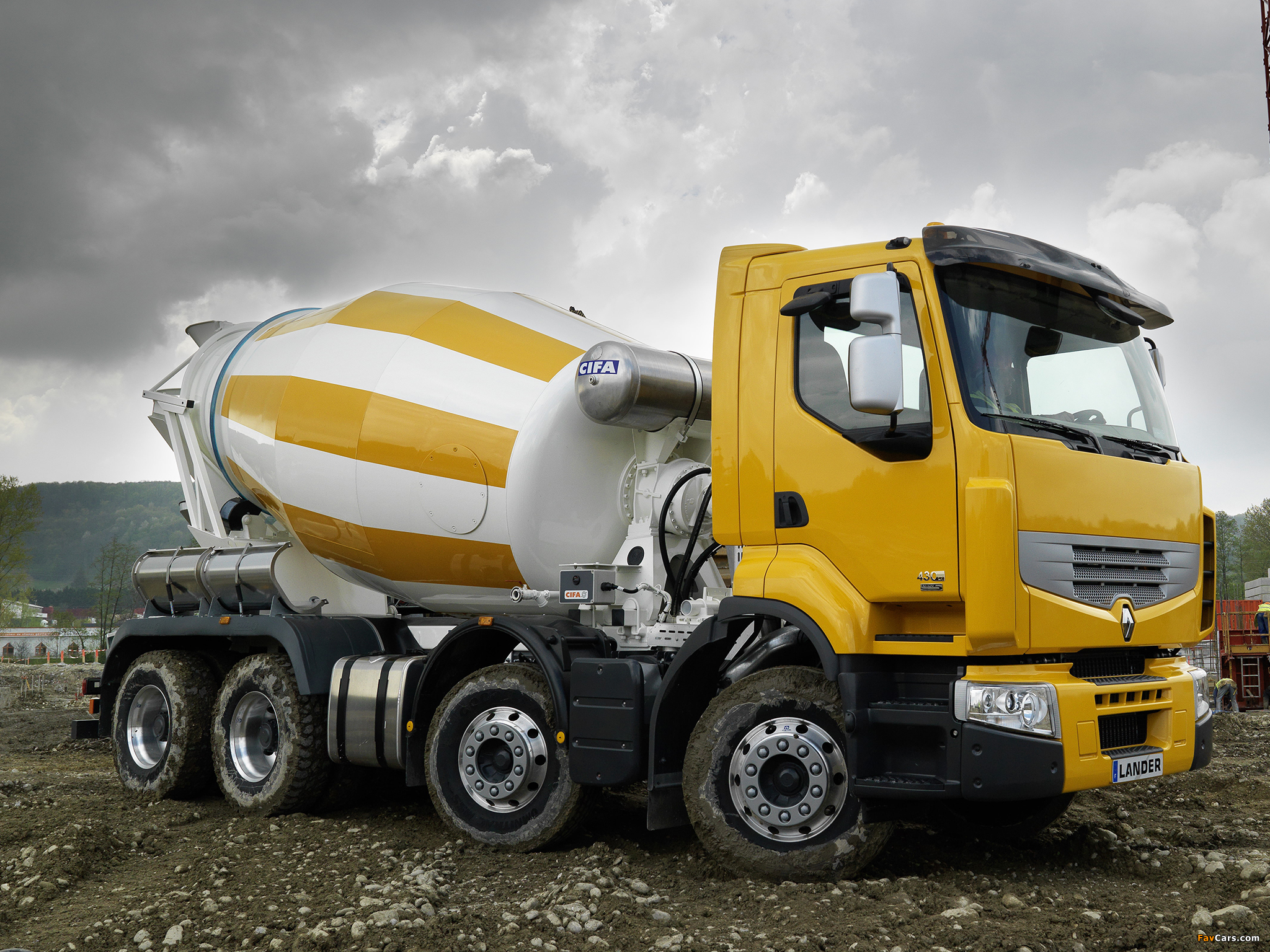 Images of Renault Premium Lander 8x4 Mixer 2006–13 (2048 x 1536)