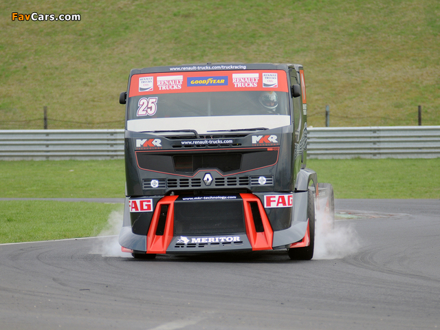 Images of Renault Premium Course Racing Truck 2010 (640 x 480)