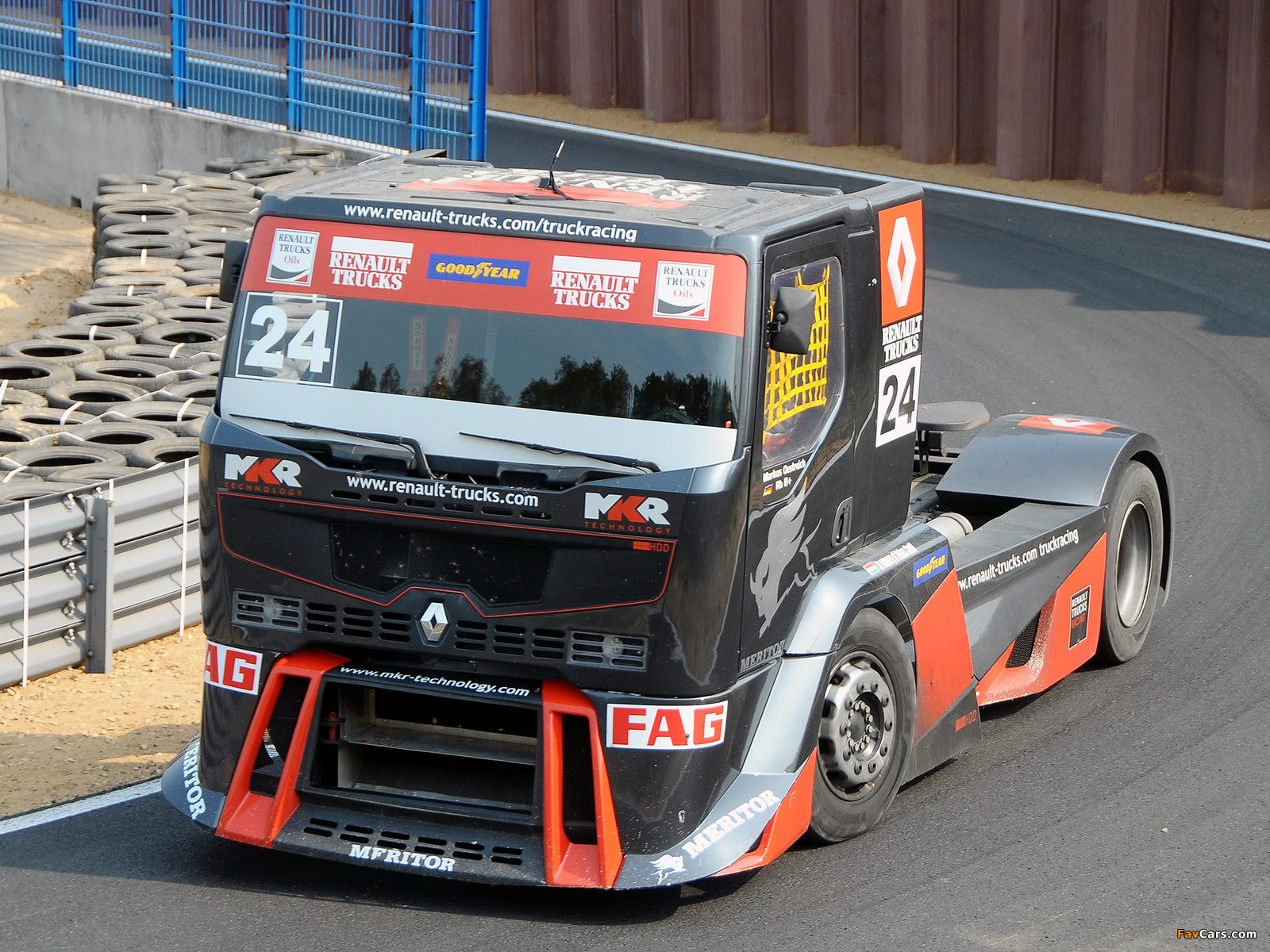 Images of Renault Premium Course Racing Truck 2010 (1600 x 1200)