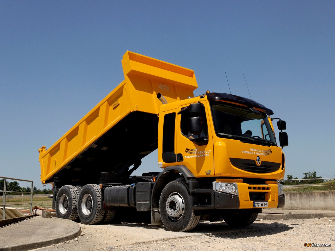 Renault Premium Lander 6x4 2006–13 photos (1280 x 960)