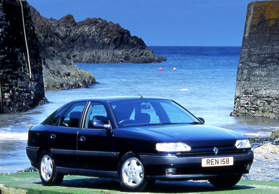 Renault Safrane UK-spec 1992–96 pictures