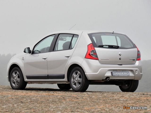 Images of Renault Sandero Vibe 2010 (640 x 480)