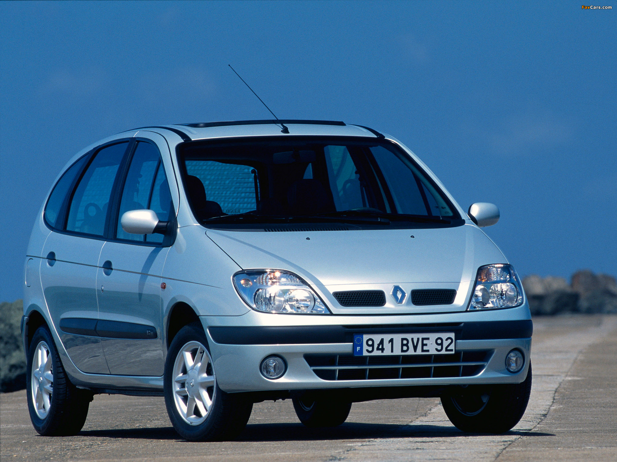 Images of Renault Scenic 1999–2002 (2048 x 1536)