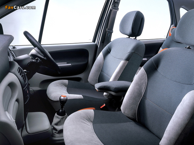 Pictures of Renault Scenic RX4 2000–02 (640 x 480)