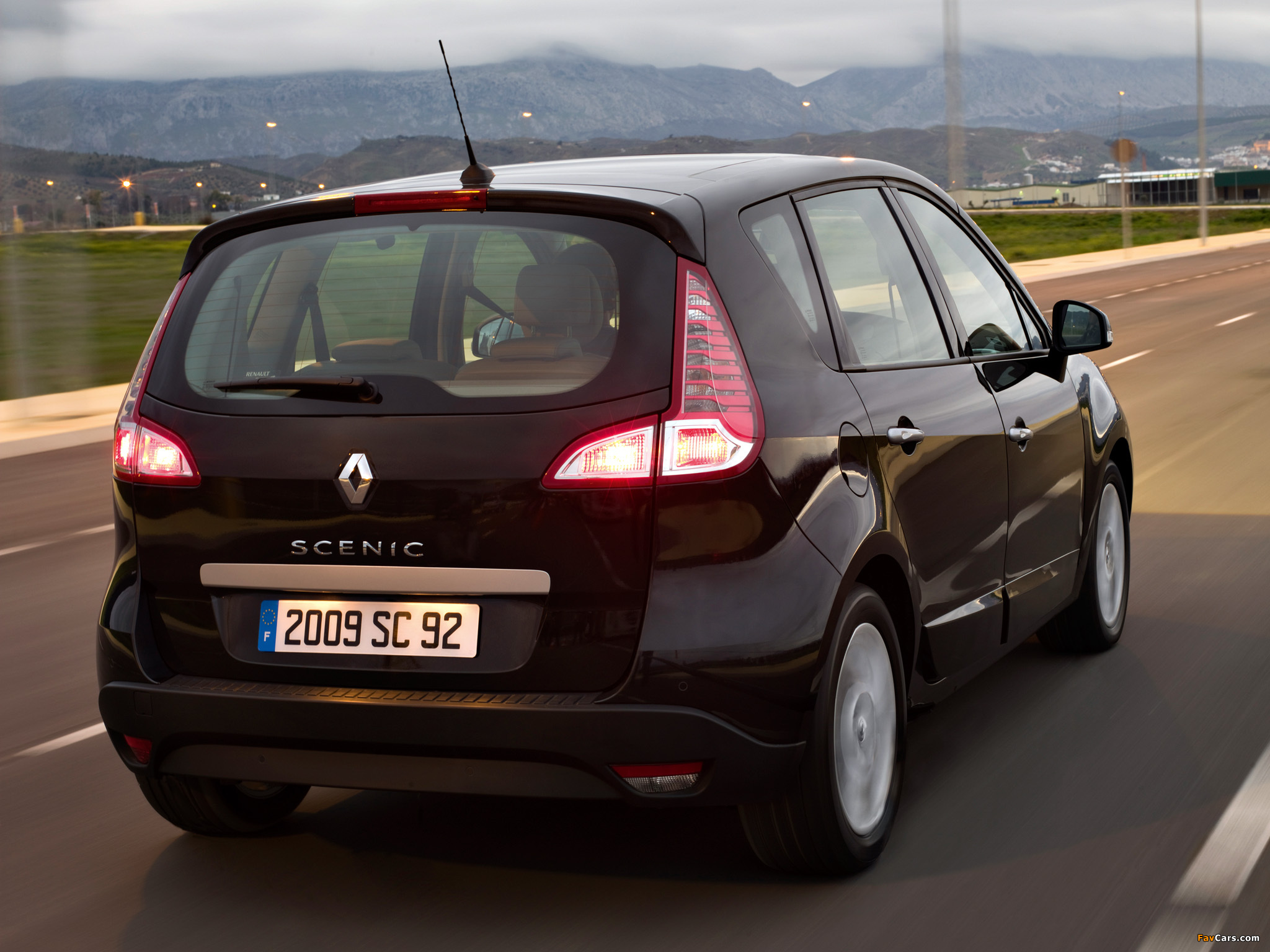 Renault Scenic 2009–12 pictures (2048 x 1536)