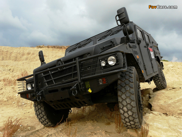 Photos of Renault Sherpa Light Scout 2010 (640 x 480)