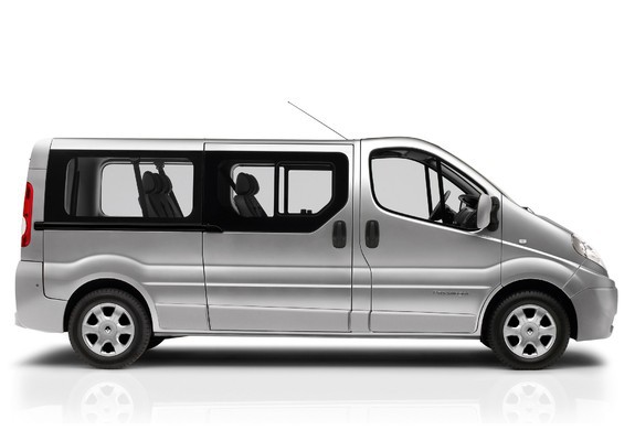 Images of Renault Trafic LWB 2010