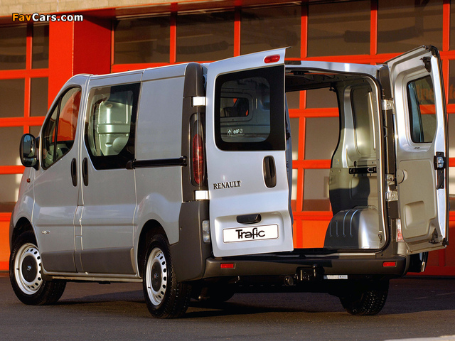 Renault Trafic Kombi ZA-spec 2001–06 photos (640 x 480)