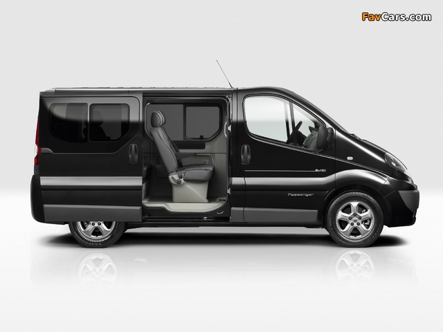 Renault Trafic Black Edition 2010 images (640 x 480)