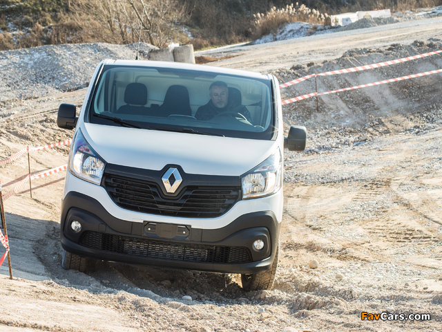 Renault Trafic Van X-Track 2016 images (640 x 480)
