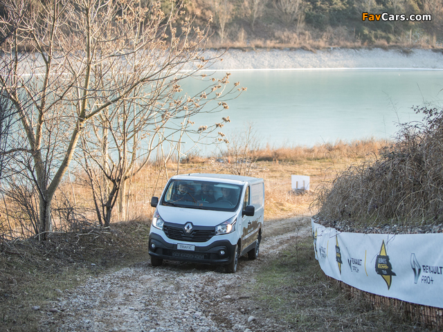 Renault Trafic Van X-Track 2016 wallpapers (640 x 480)