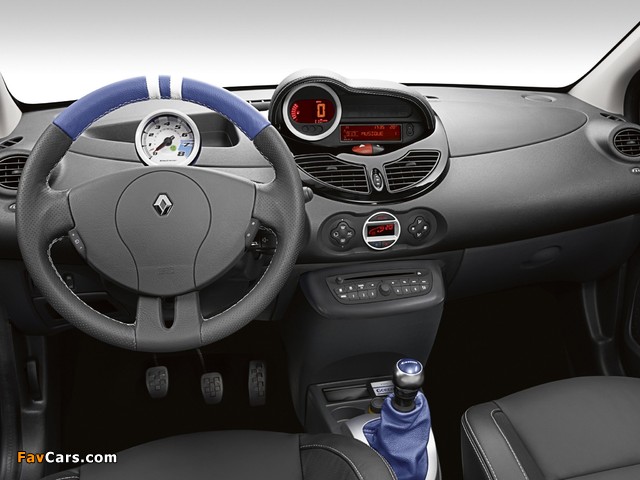 Images of Renault Twingo Gordini 2010–12 (640 x 480)