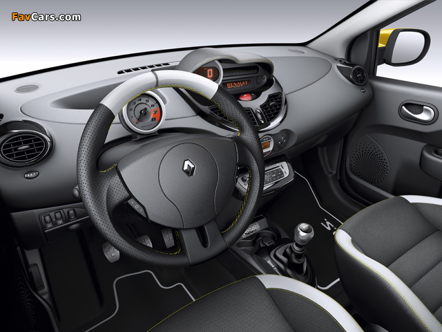 Pictures of Renault Twingo R.S. Red Bull Racing RB7 2012 (640 x 480)