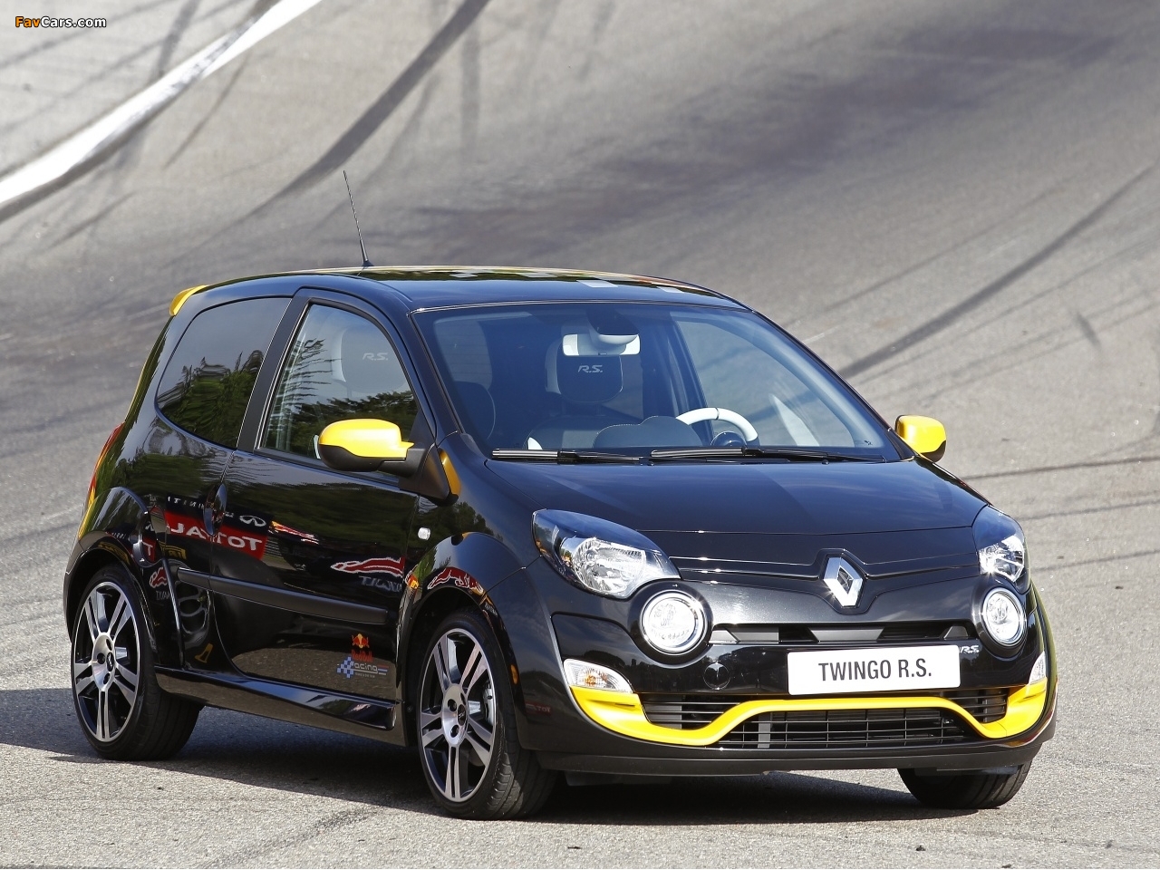 Pictures of Renault Twingo R.S. Red Bull Racing RB7 2012 (1280 x 960)