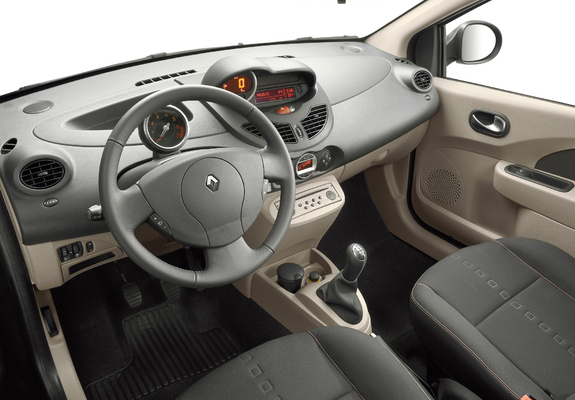 Renault Twingo 2007–11 images