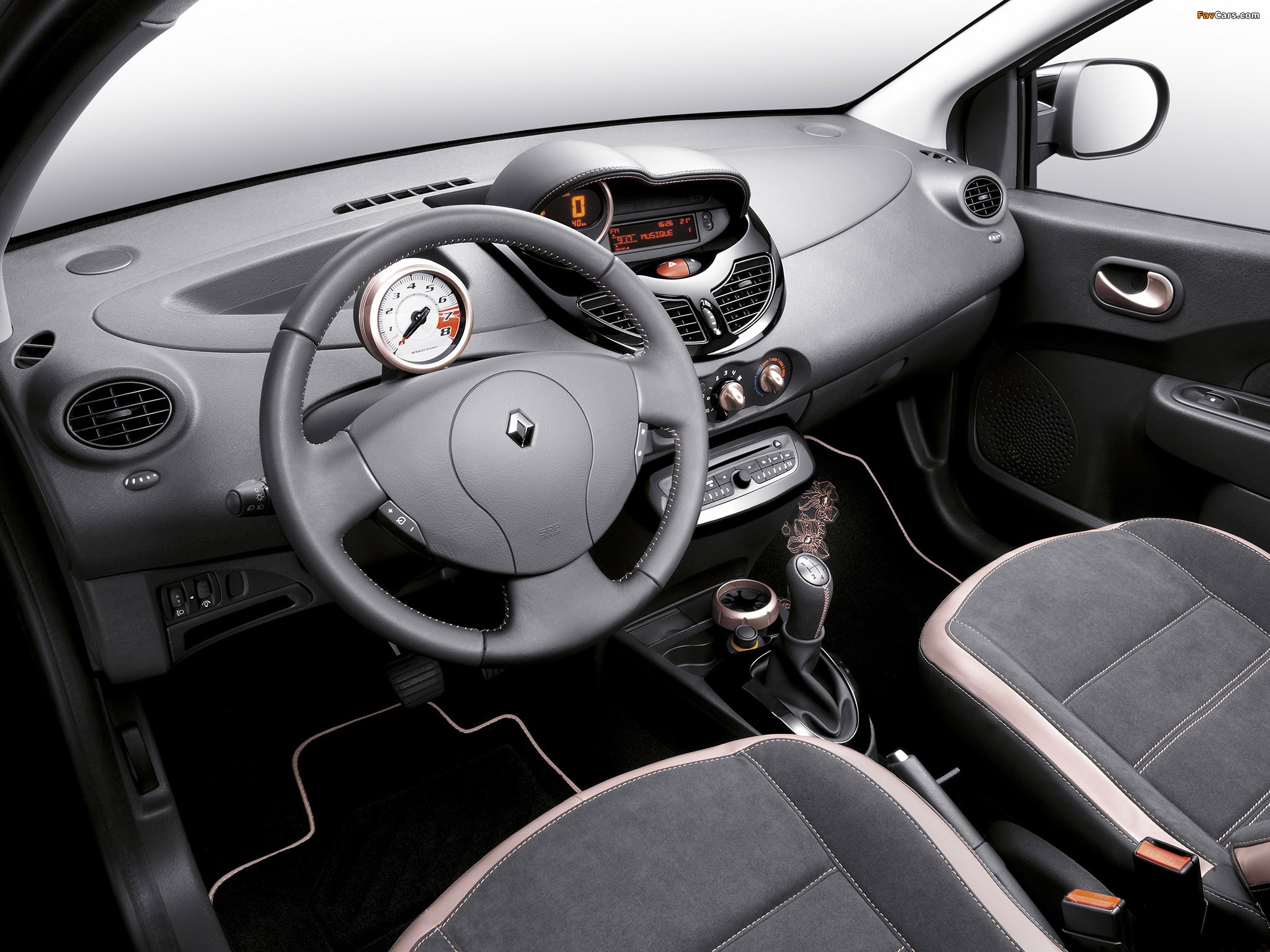 Renault Twingo Miss Sixty 2010 images (2048 x 1536)