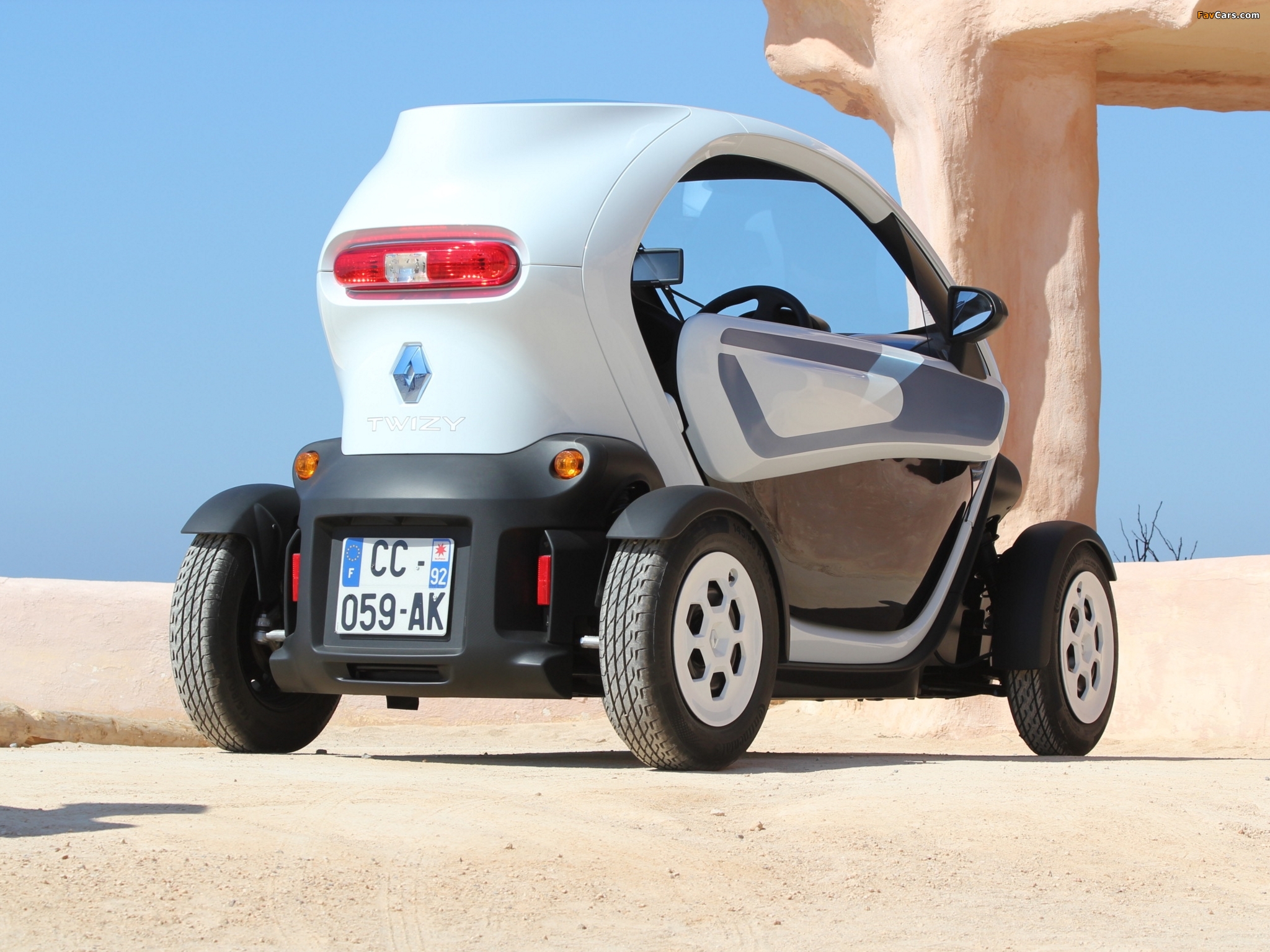 Renault Twizy Z.E. 2010 wallpapers (2048 x 1536)