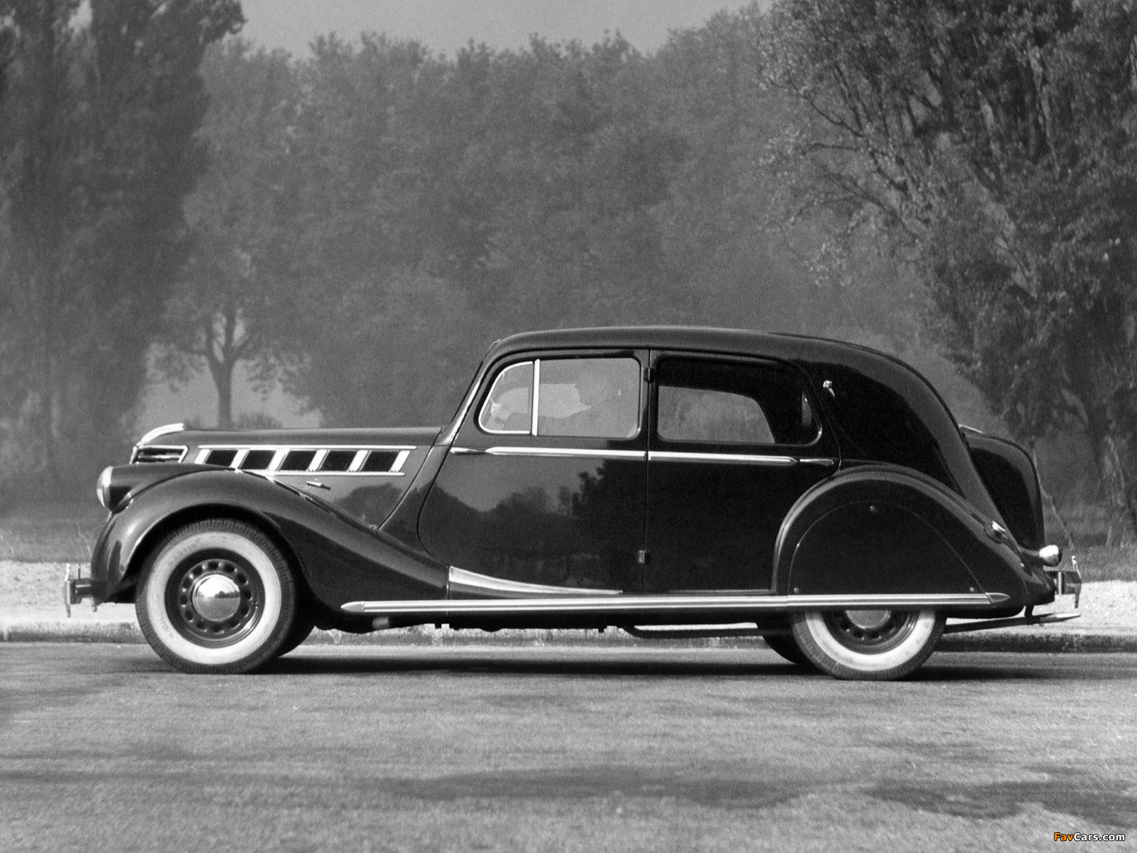 Photos of Renault Viva Grand Sport Sedan 1934–39 (1600 x 1200)