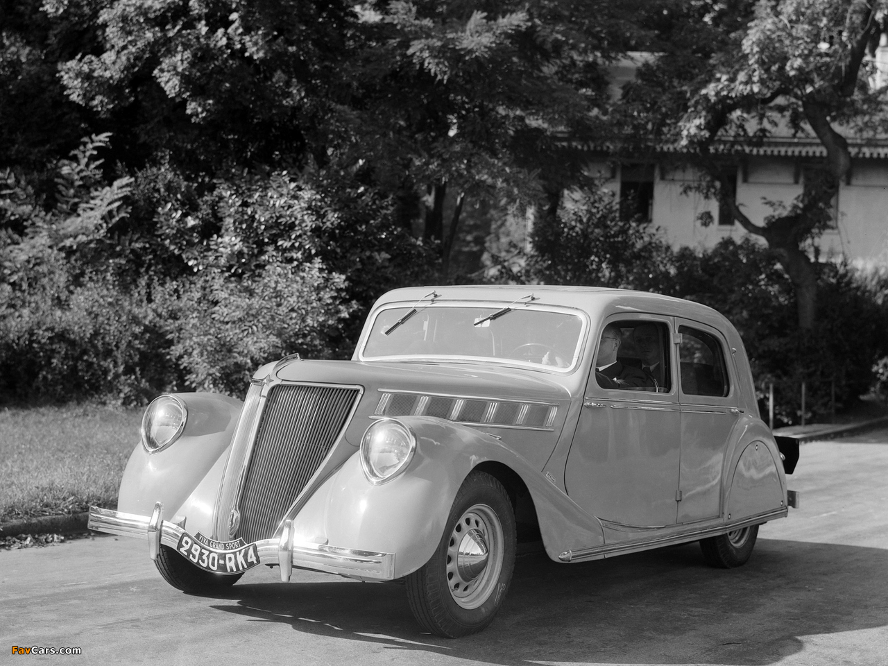 Renault Viva Grand Sport Sedan 1934–39 pictures (1280 x 960)