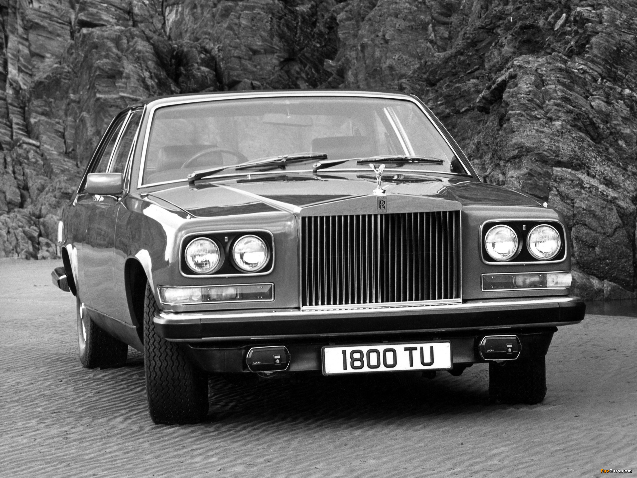 Photos of Rolls-Royce Camargue UK-spec 1975–85 (2048 x 1536)