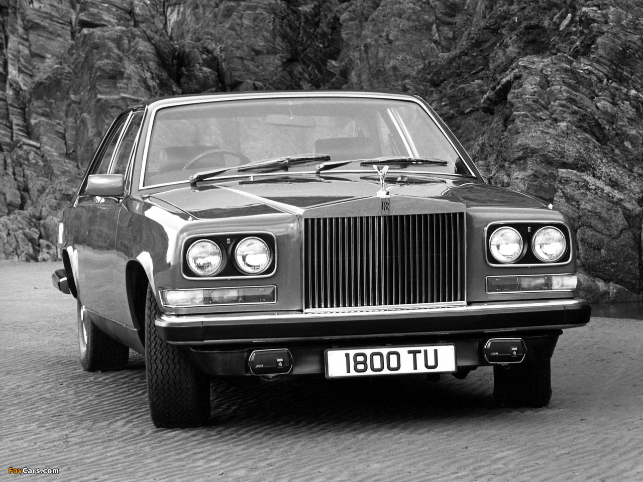 Photos of Rolls-Royce Camargue UK-spec 1975–85 (1280 x 960)