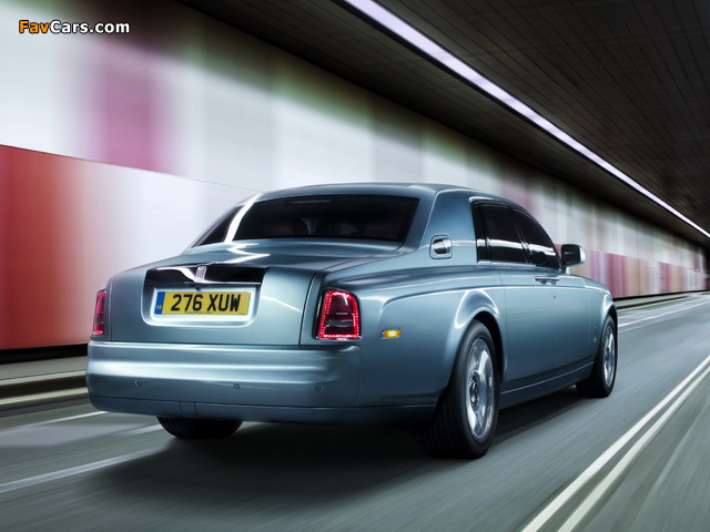Photos of Rolls-Royce 102EX Electric Concept 2011 (640 x 480)
