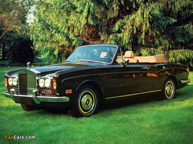 Images of Rolls-Royce Corniche Convertible 1971–77 (640 x 480)