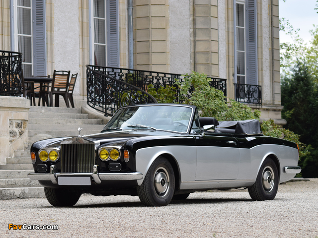 Images of Rolls-Royce Corniche Convertible FR-spec 1971–77 (640 x 480)