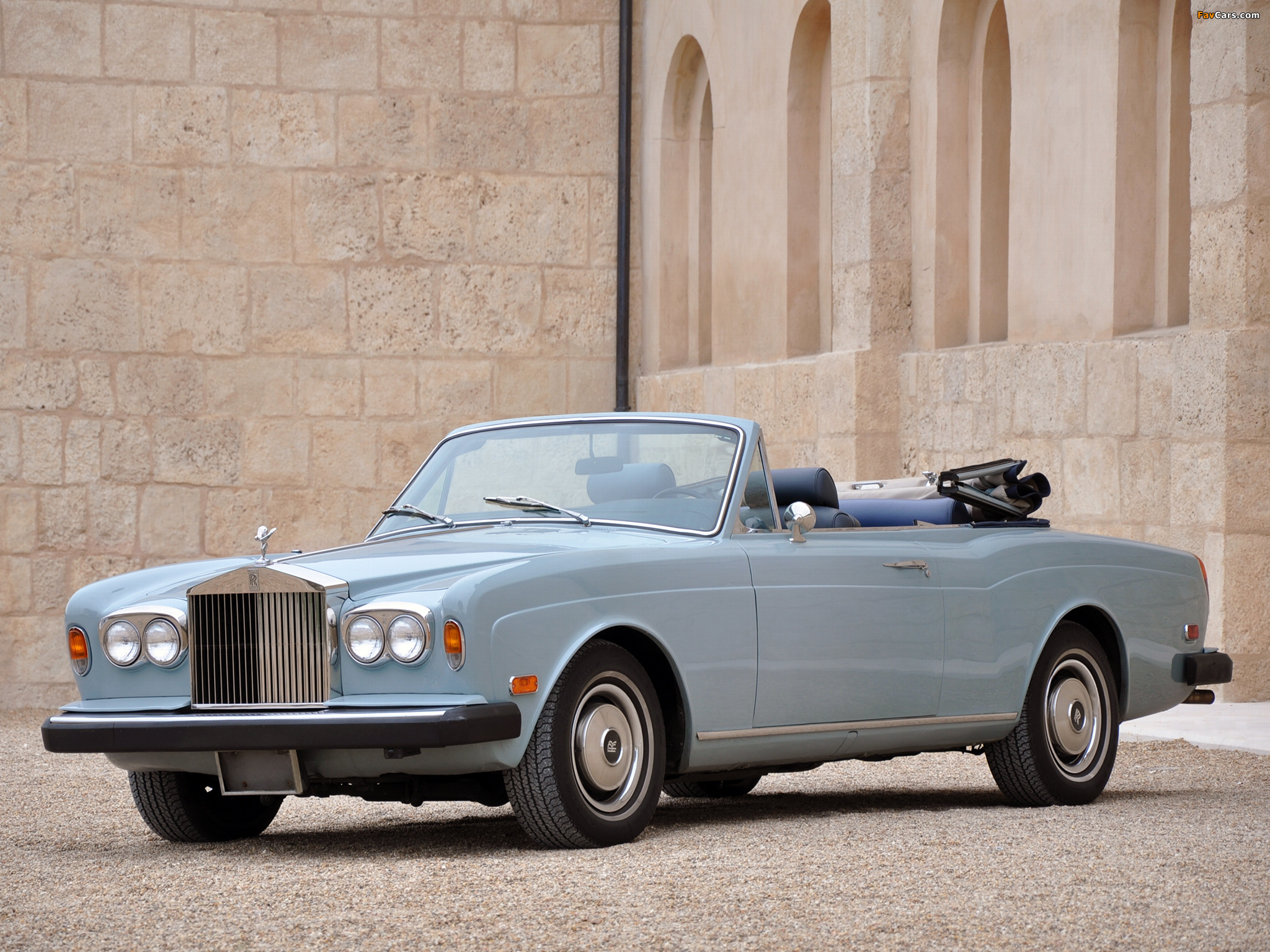 Pictures of Rolls-Royce Corniche Convertible 1977–87 (2048 x 1536)
